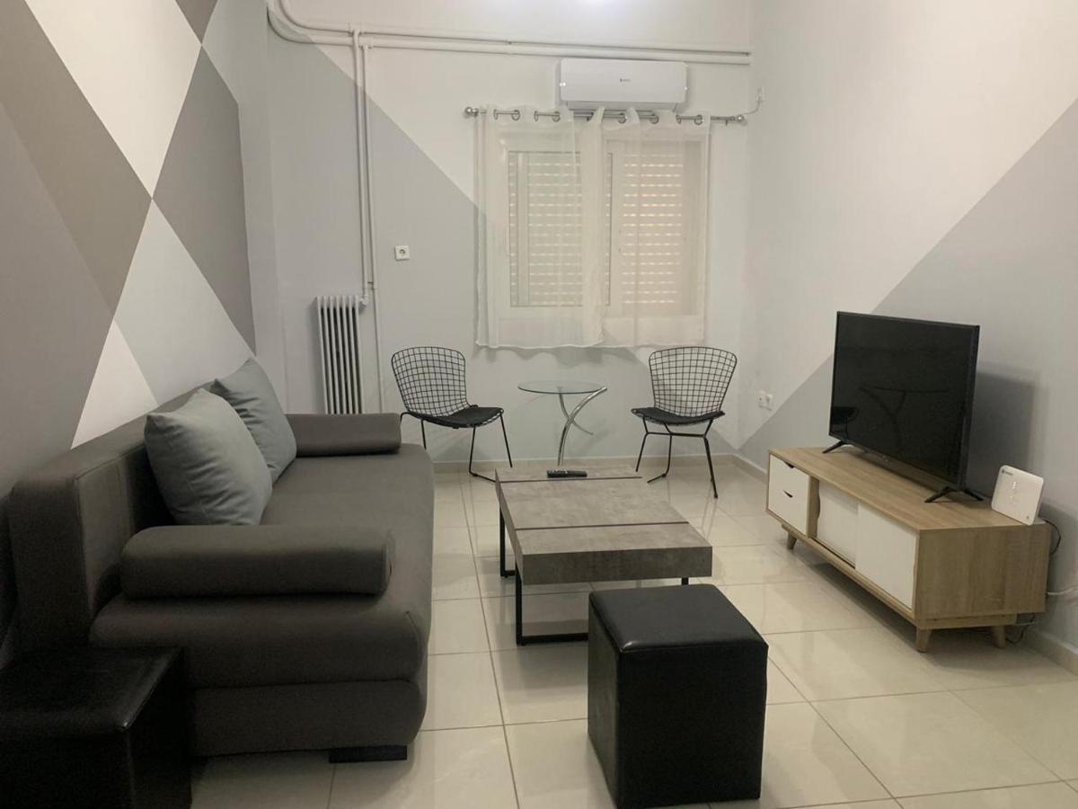 Апартаменти Renovated And Cool Flat In Ideal Location Афіни Екстер'єр фото